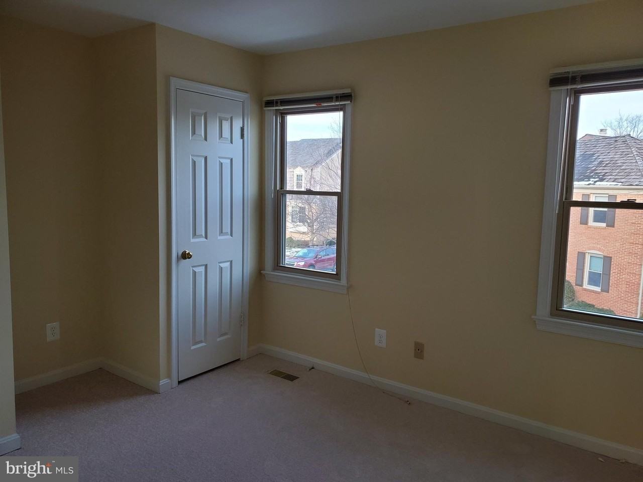 15322 Manor Village Ln - Photo 6 of 13