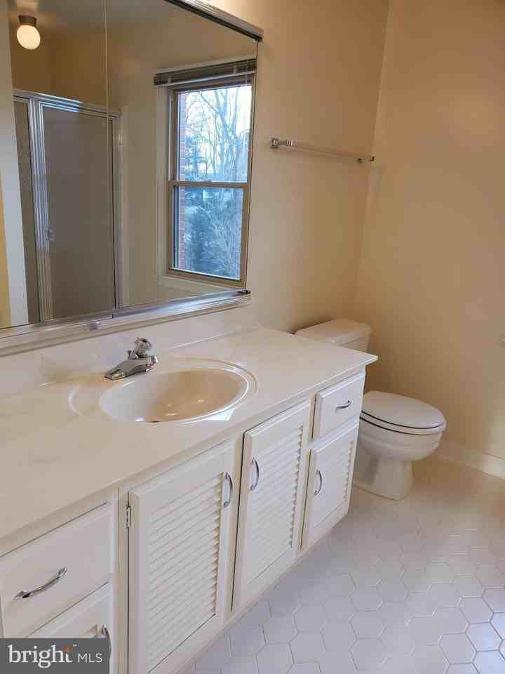 15322 Manor Village Ln - Photo 7 of 13