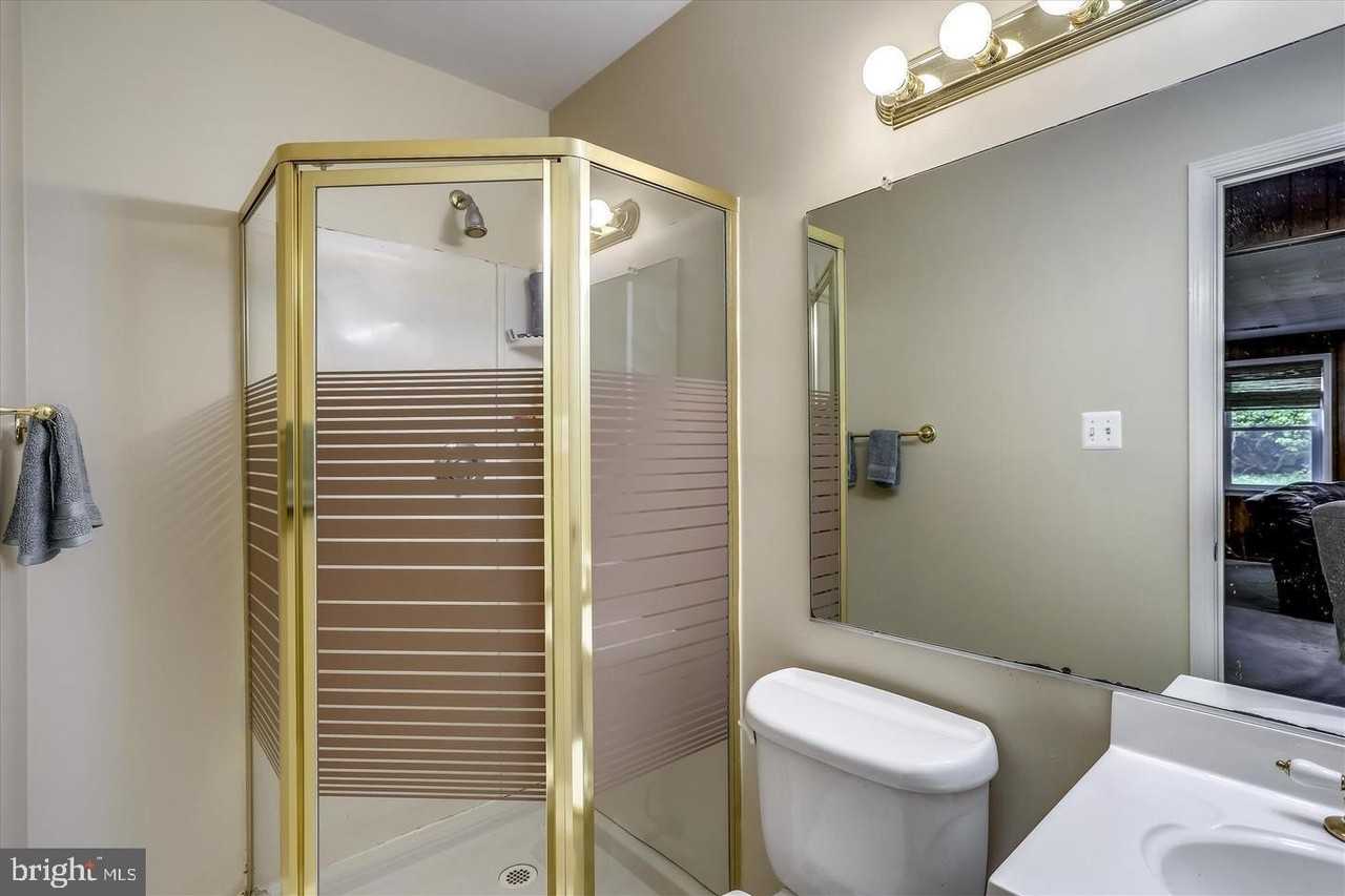 15602 Bondy Ln - Photo 4 of 5