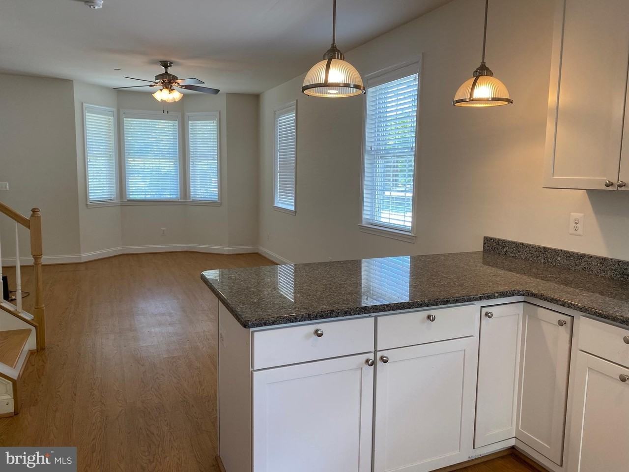4819 Main St - Photo 7 of 20