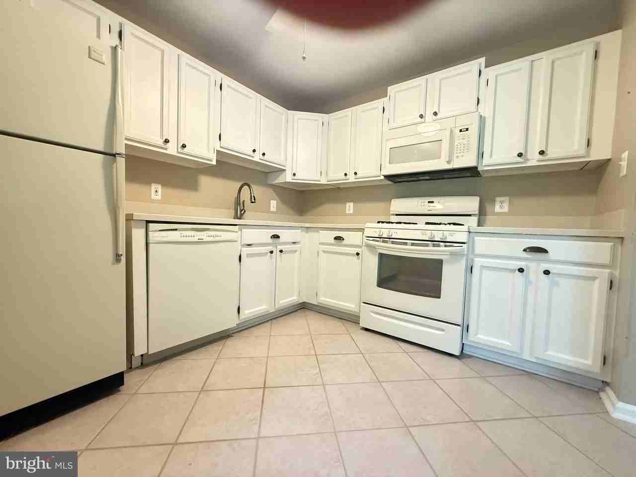 3705 Waltham Ct - Photo 2 of 17