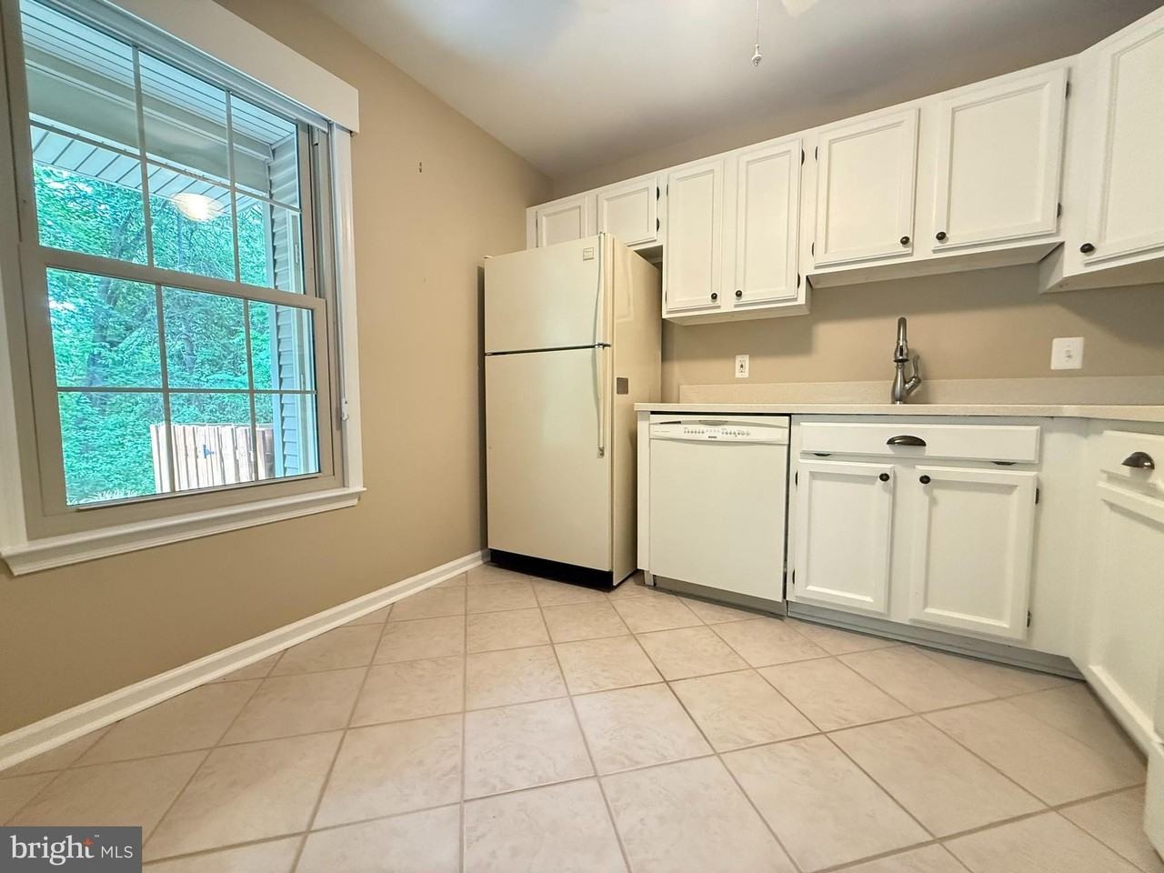 3705 Waltham Ct - Photo 3 of 17