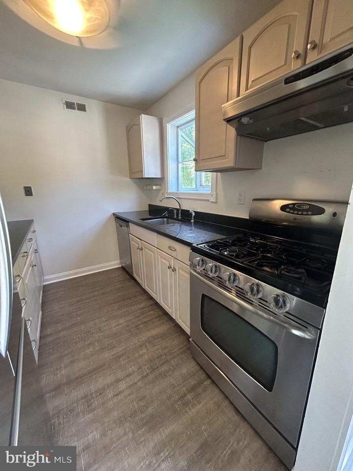 4568 Winding Brook Dr #2ndFL - Photo 3 of 11