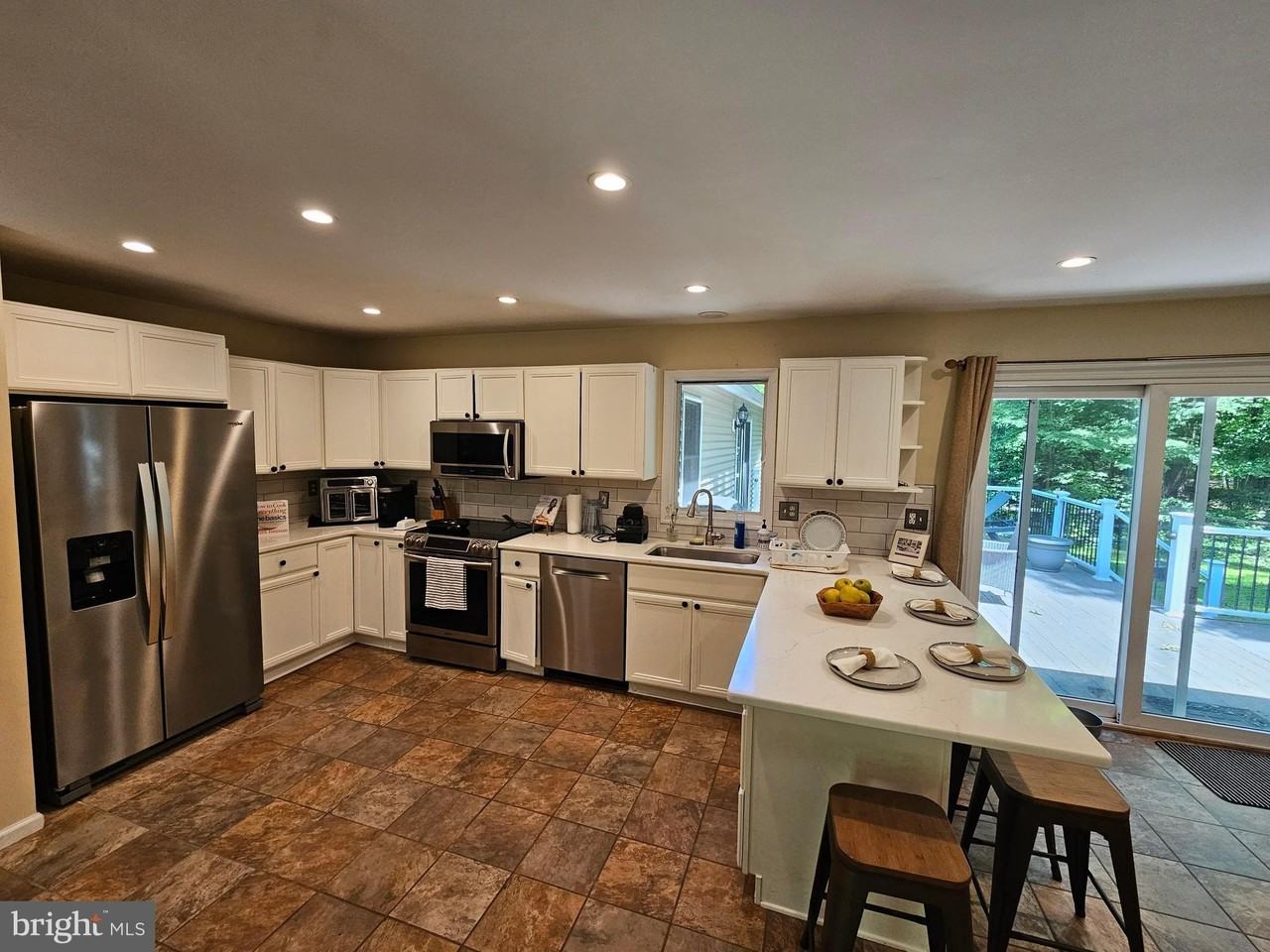 1244 Reed Ln - Photo 4 of 30