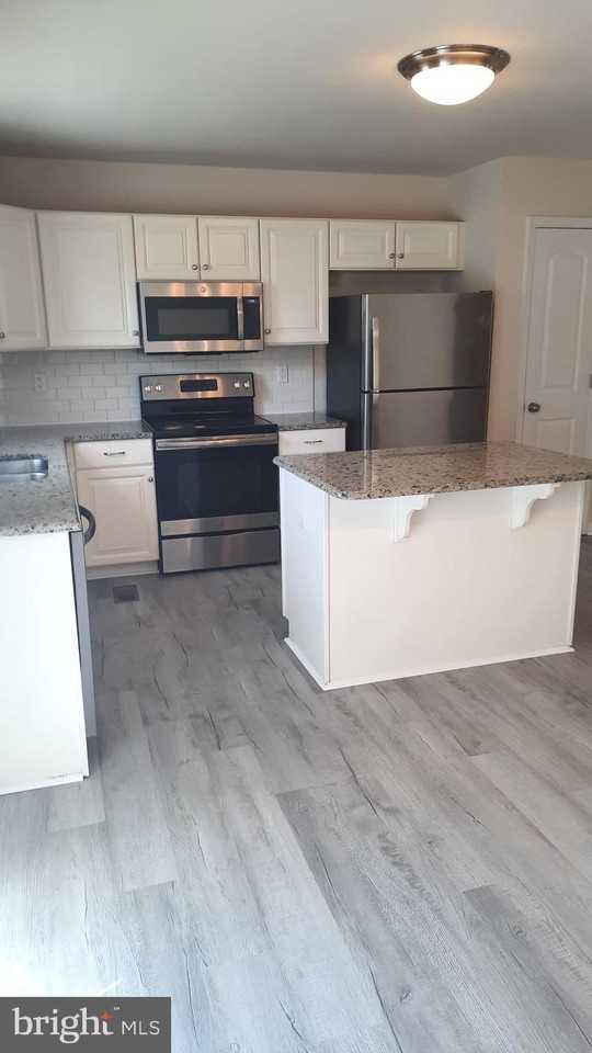 929 Admirals Quay Dr - Photo 7 of 18