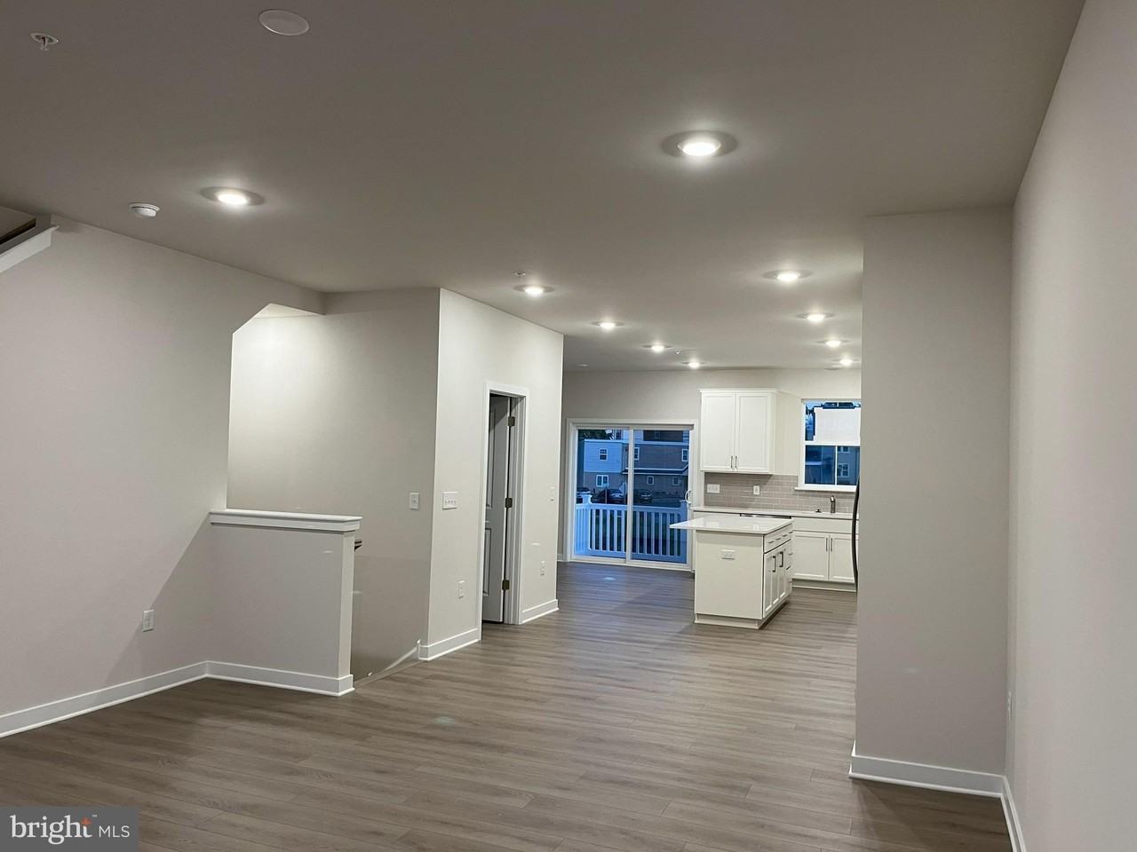 507 Titanium St - Photo 3 of 46