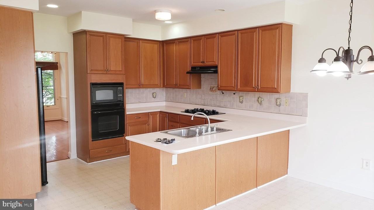 14 Hayworth Cir - Photo 2 of 38