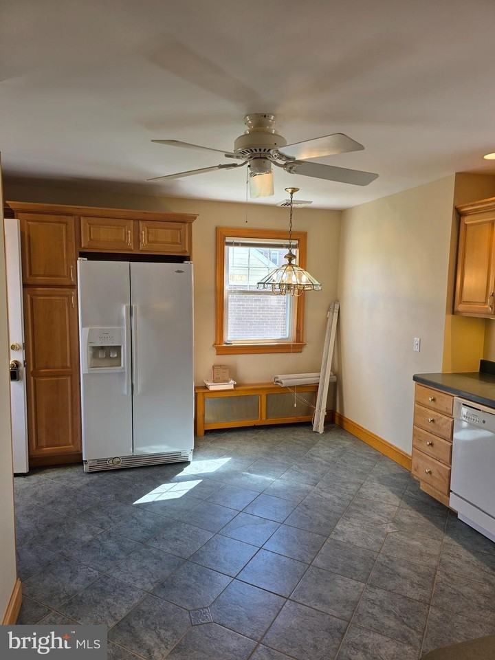 605 S Eagle Rd - Photo 3 of 25