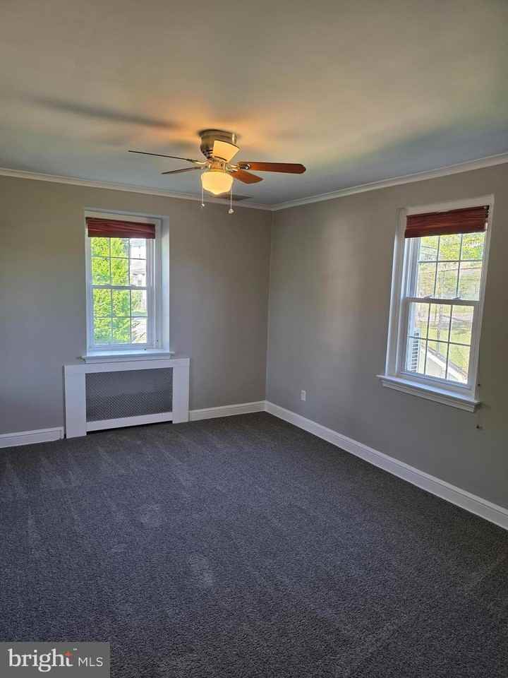 605 S Eagle Rd - Photo 7 of 25