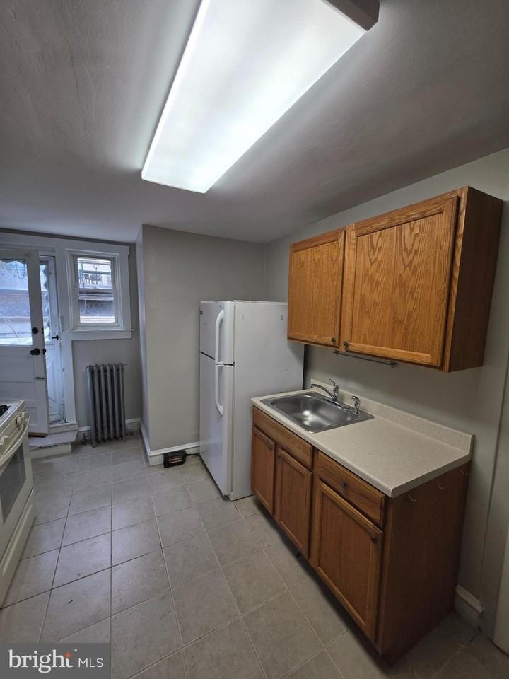107 N Narberth Ave #2nd - Photo 3 of 13
