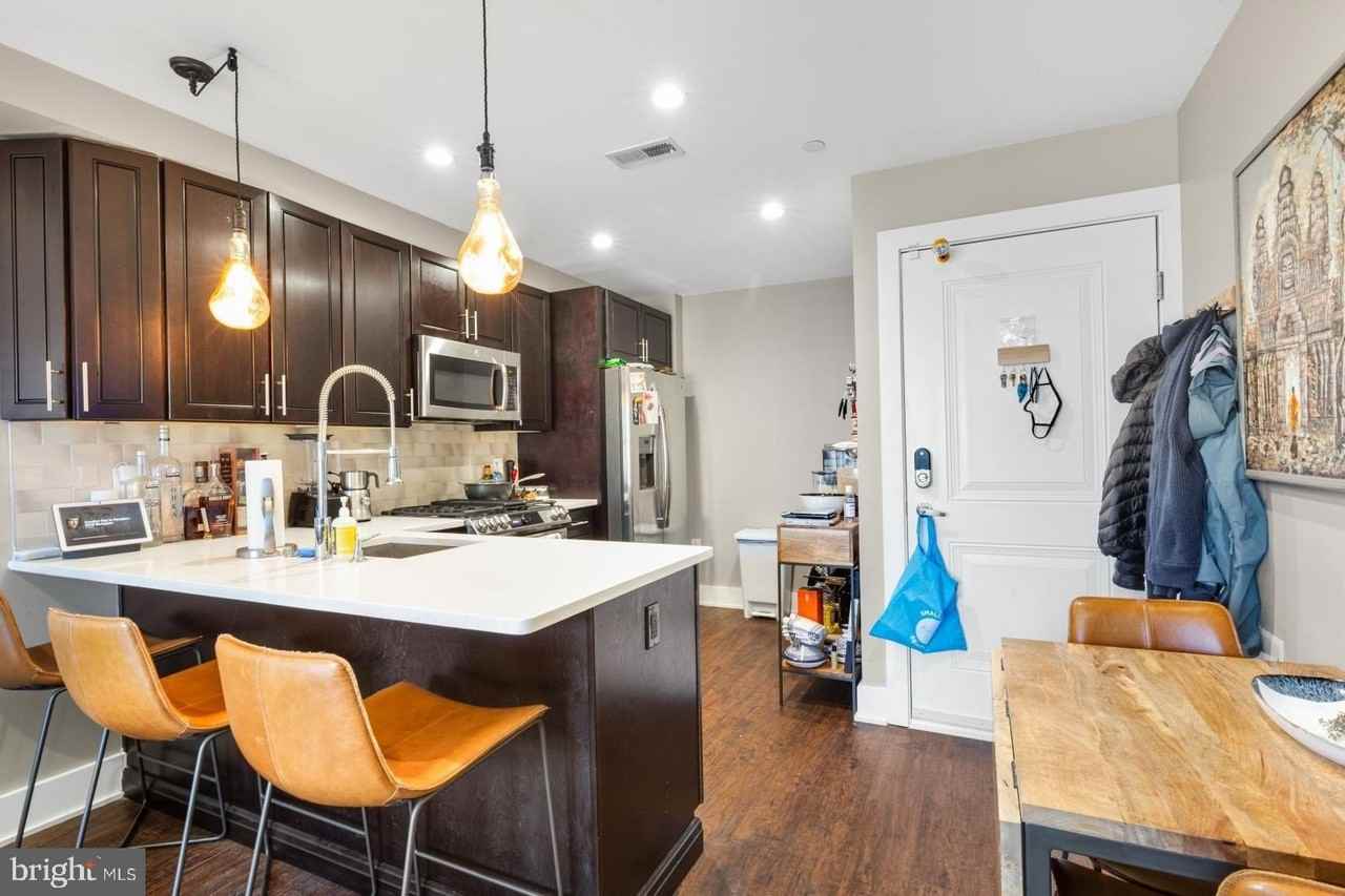 834 N 19th St #3 - Photo 3 of 33
