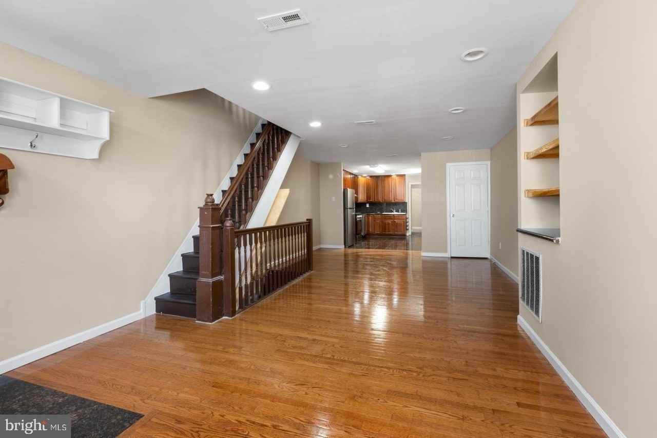 1842 Mckean St - Photo 2 of 41