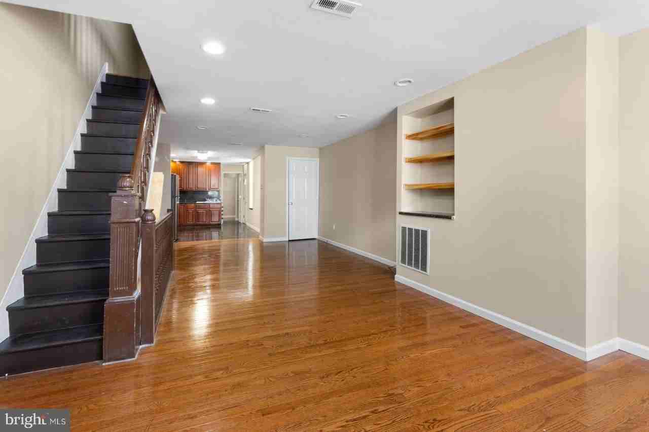 1842 Mckean St - Photo 4 of 41