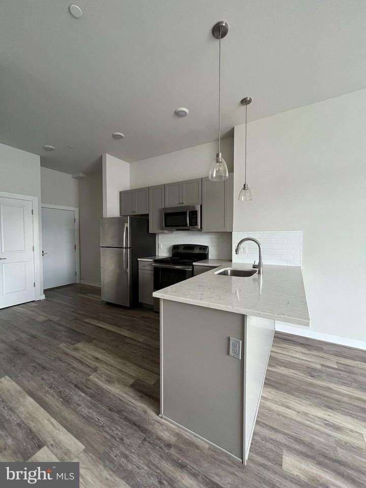 4912 Baltimore Ave #2F - Photo 2 of 9