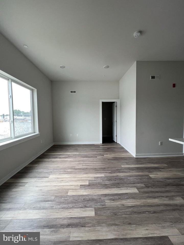 4912 Baltimore Ave #2F - Photo 3 of 9