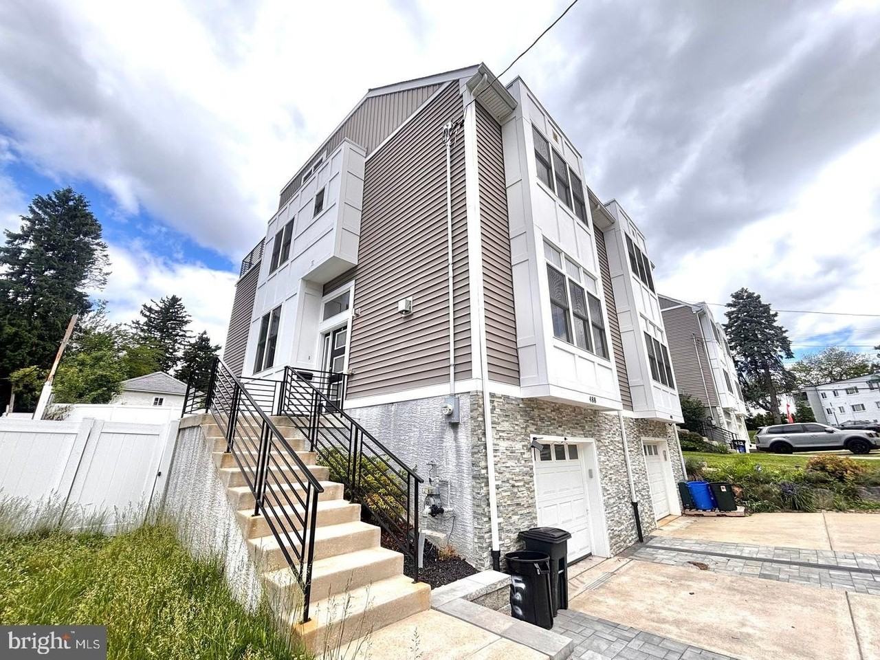 488 Evergreen Ave