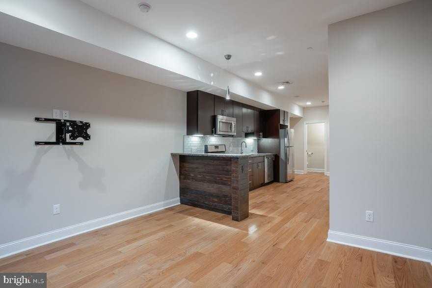 724 N 3rd St #2F - Photo 3 of 19