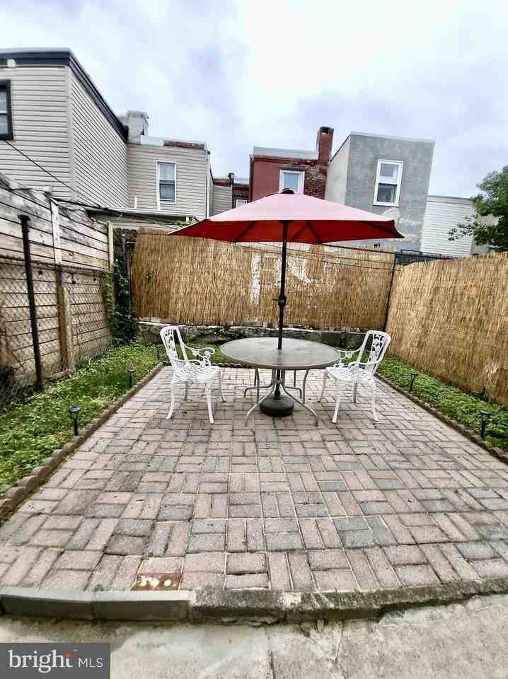 1619 E Berks St - Photo 2 of 12