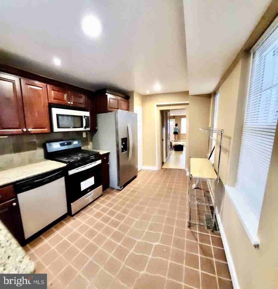 1619 E Berks St - Photo 5 of 12