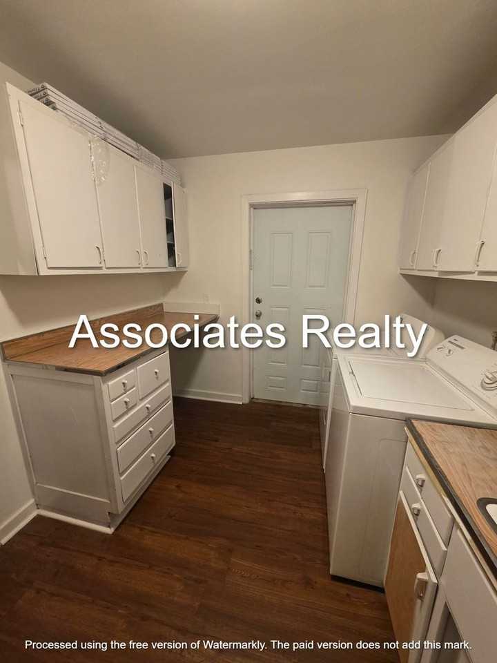 2631 Nw 1st Ave - Photo 3 of 21