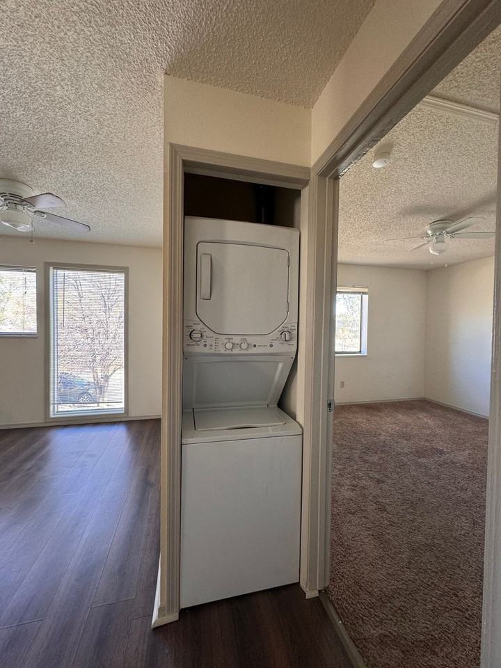 1915 Henderson Ave. - Photo 4 of 7