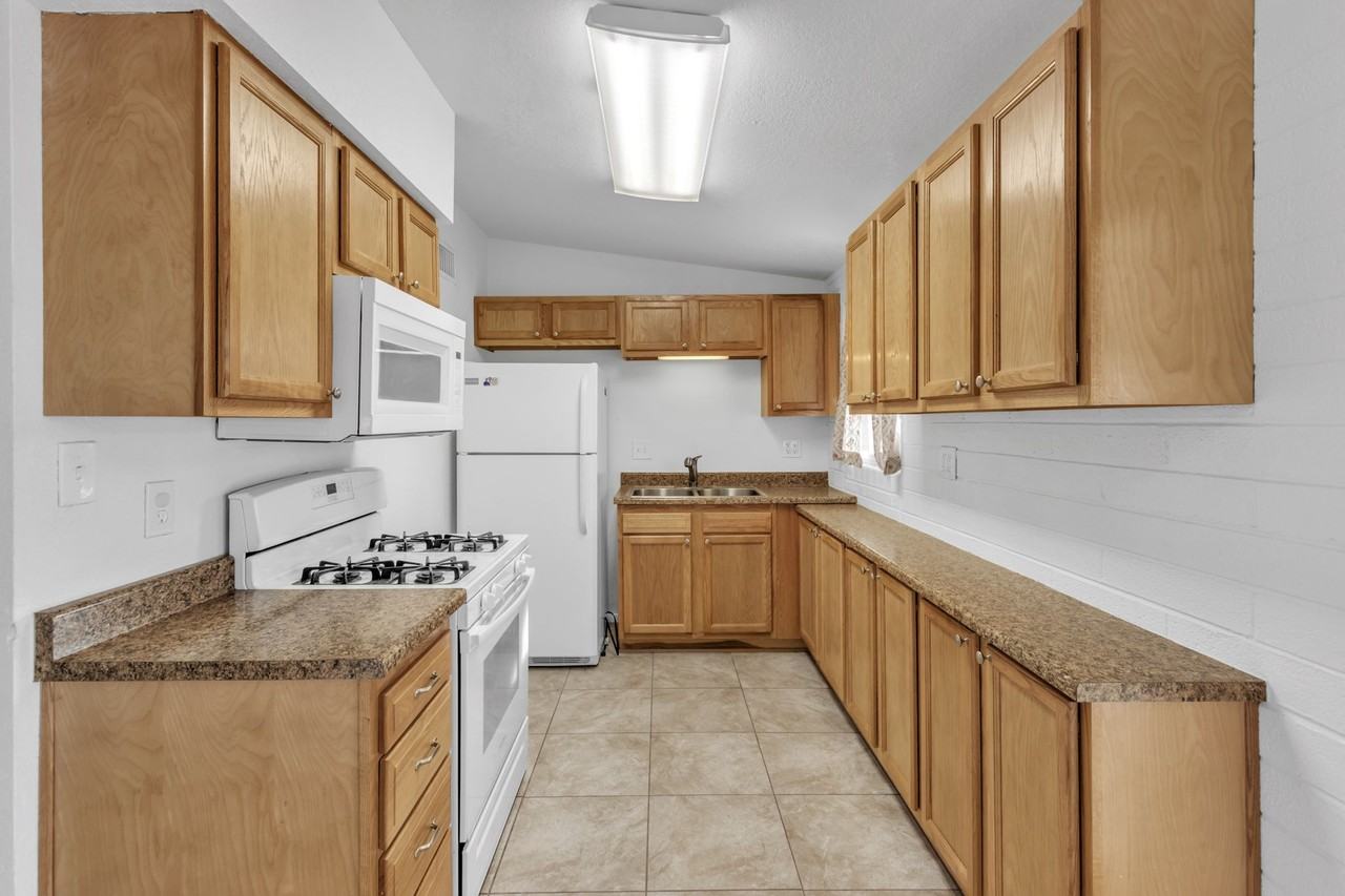 216 Whitton St #NA - Photo 2 of 12