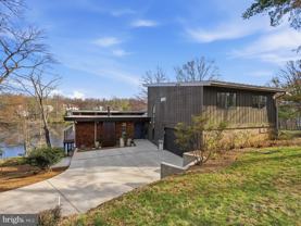 11216 S Shore Rd - Photo 1 of 1