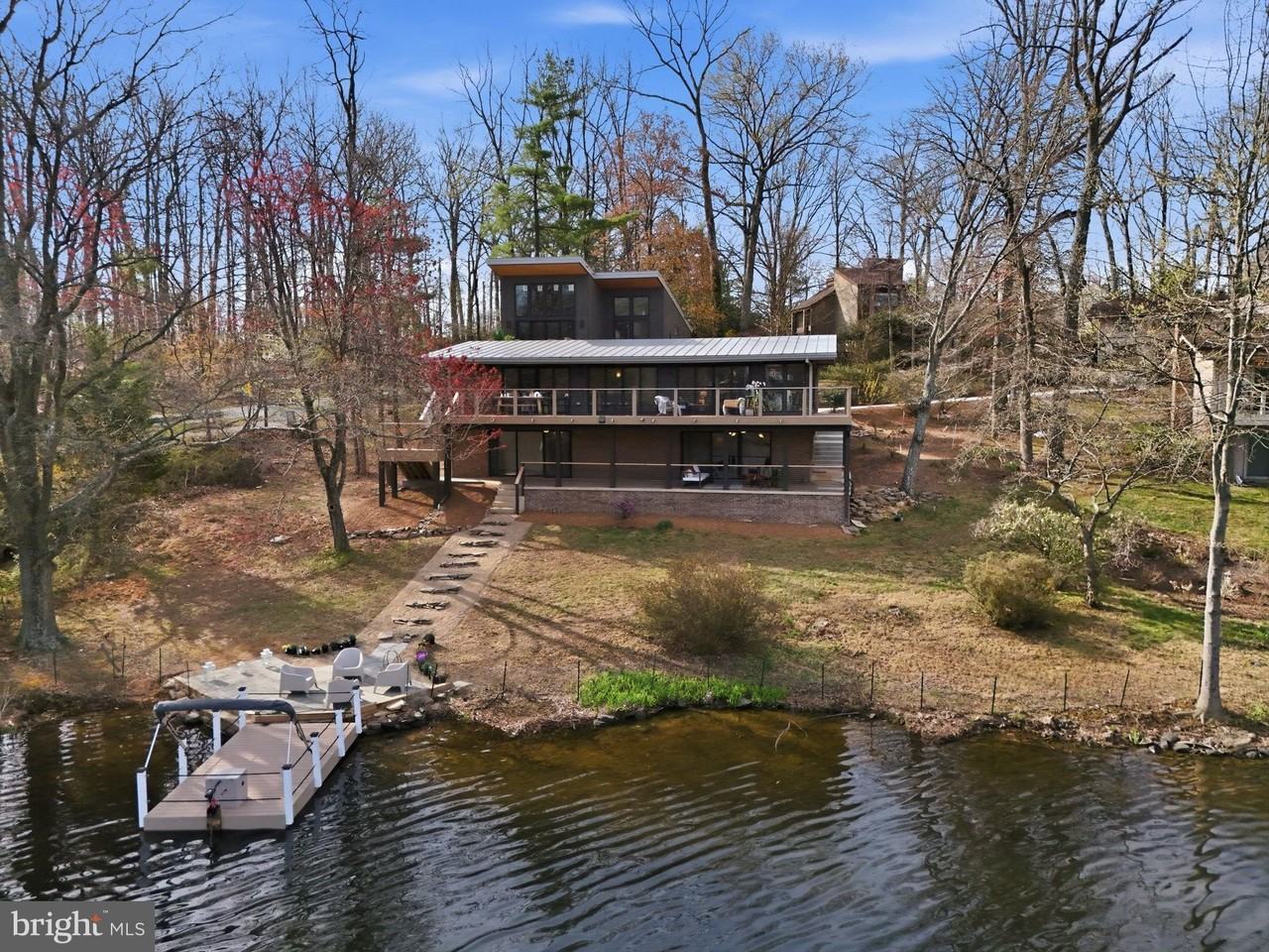 11216 S Shore Rd - Photo 2 of 50