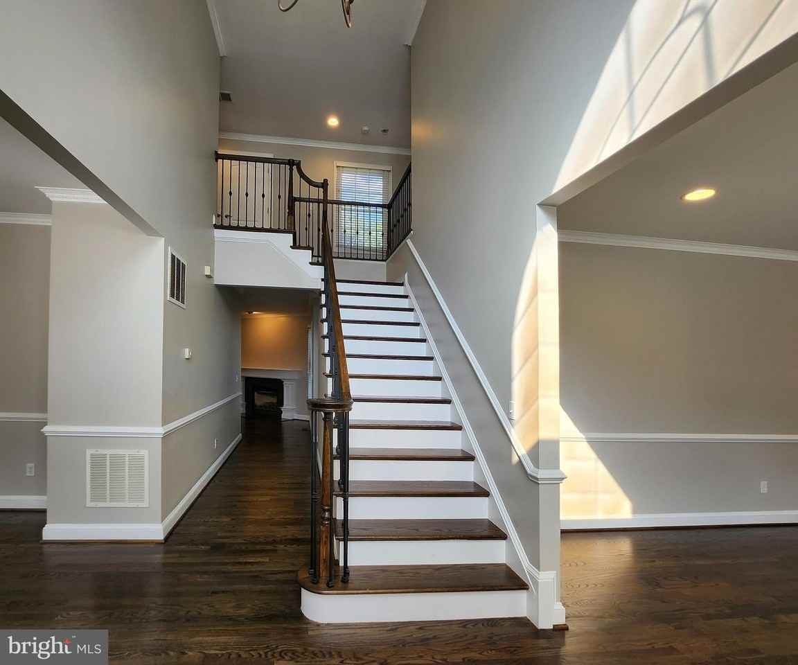 610 Meadow Ln Sw - Photo 4 of 50