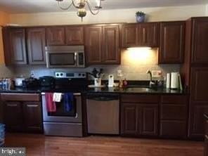 11712 Collingwood Ct - Photo 4 of 5