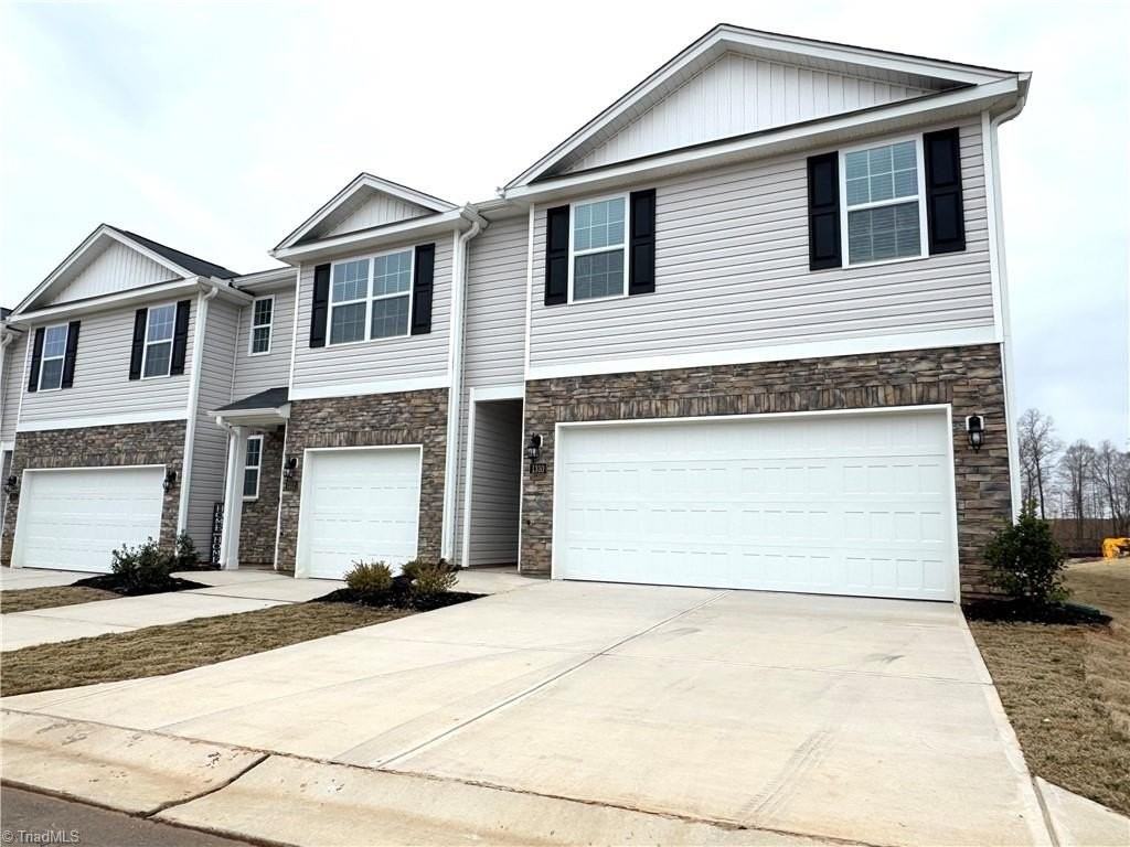 1310 Broholmer Ln - Photo 2 of 36