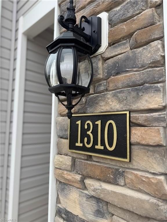 1310 Broholmer Ln - Photo 3 of 36