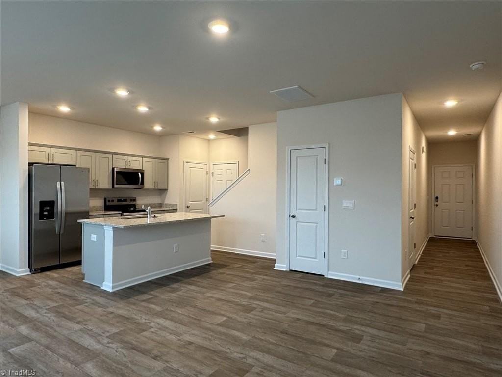 1310 Broholmer Ln - Photo 5 of 36
