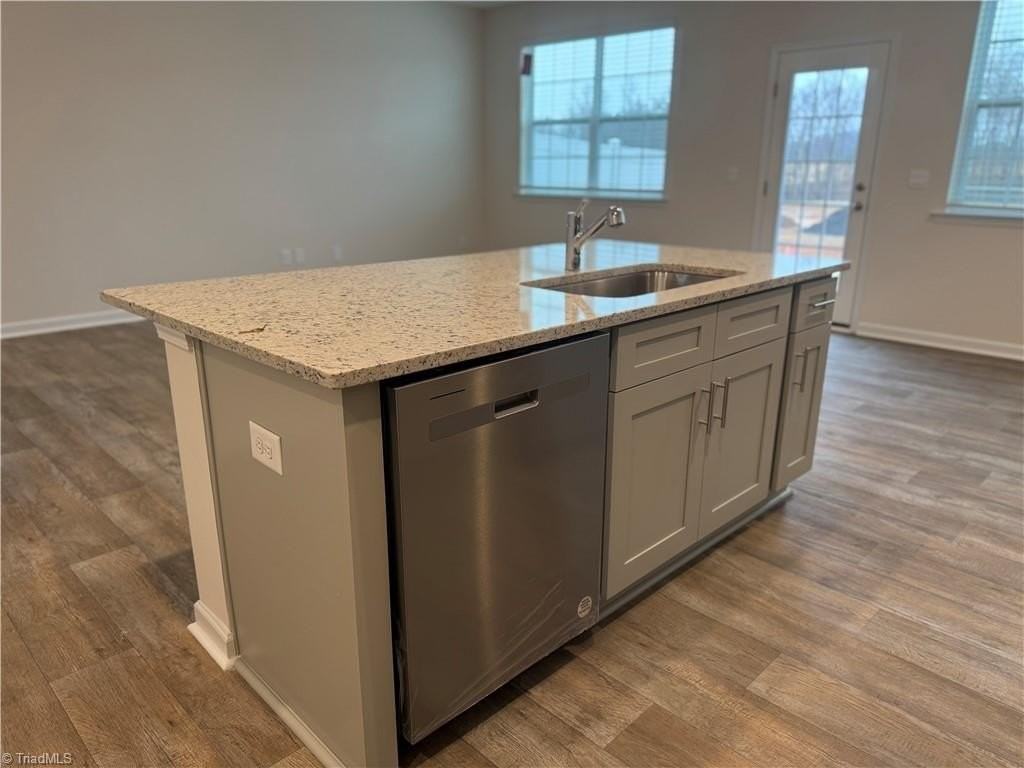 1310 Broholmer Ln - Photo 7 of 36