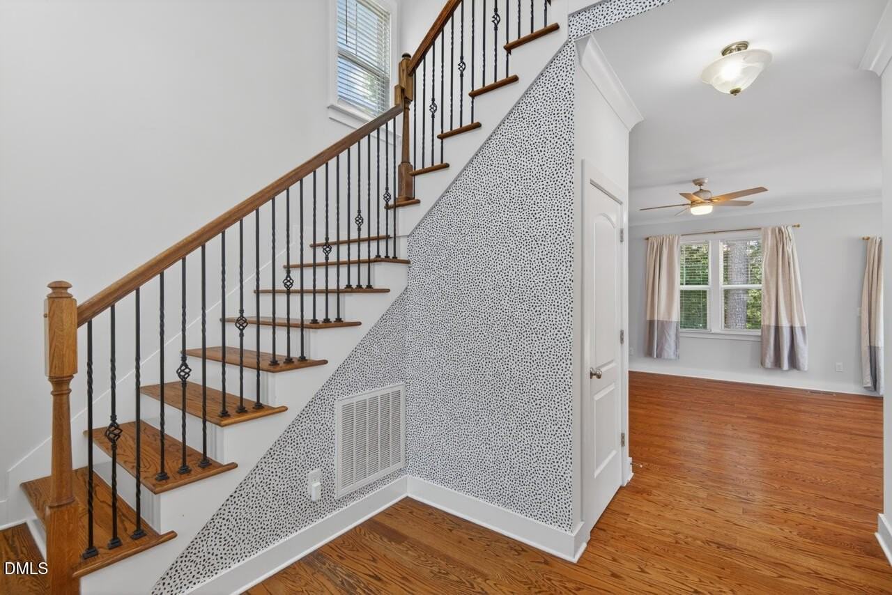807 Cook Rd - Photo 4 of 39