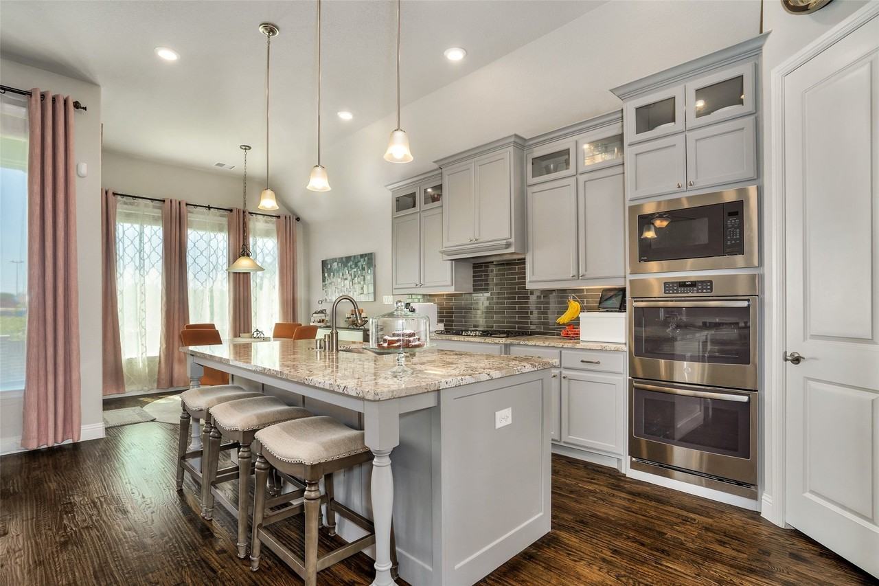 7915 Sunflower Ln - Photo 4 of 18