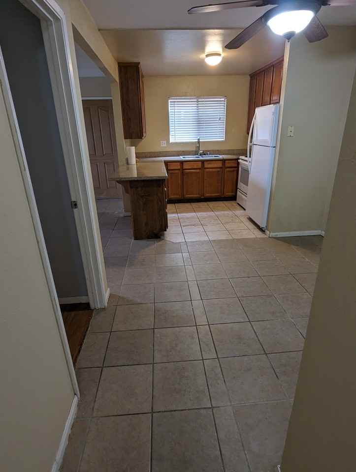 830 W Lincoln Ave #163 - Photo 2 of 11