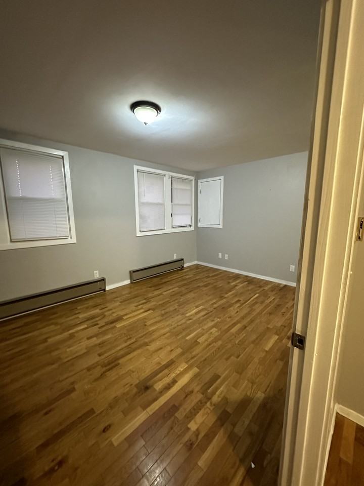 77 Wesley St #NA - Photo 7 of 11