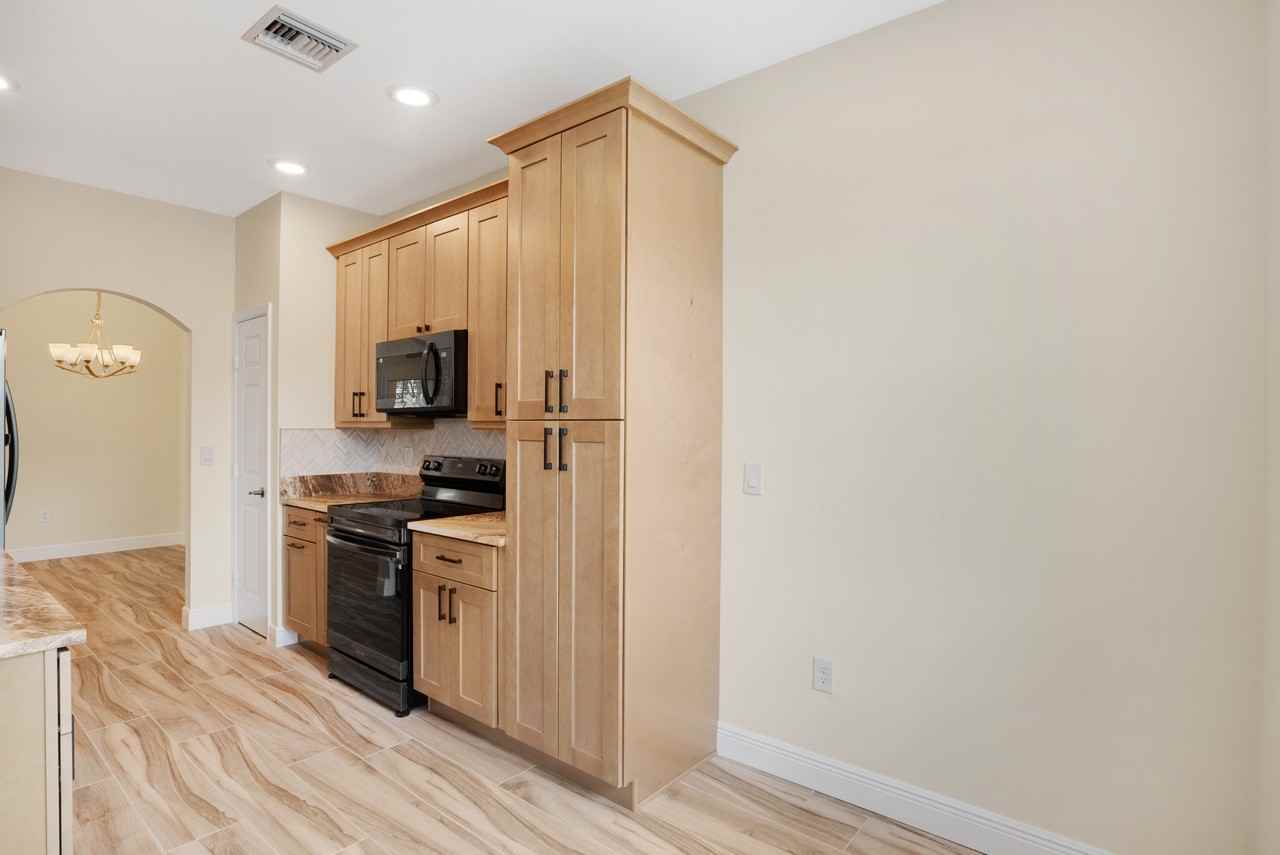 7538 Sw Herrington Ln #7538 - Photo 7 of 35