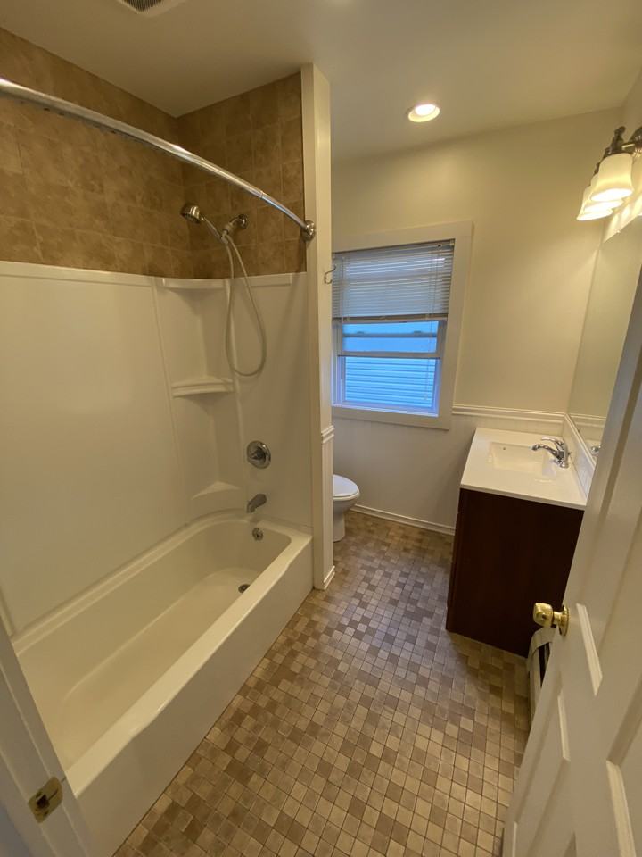 536 Midland St #536 - Photo 3 of 14