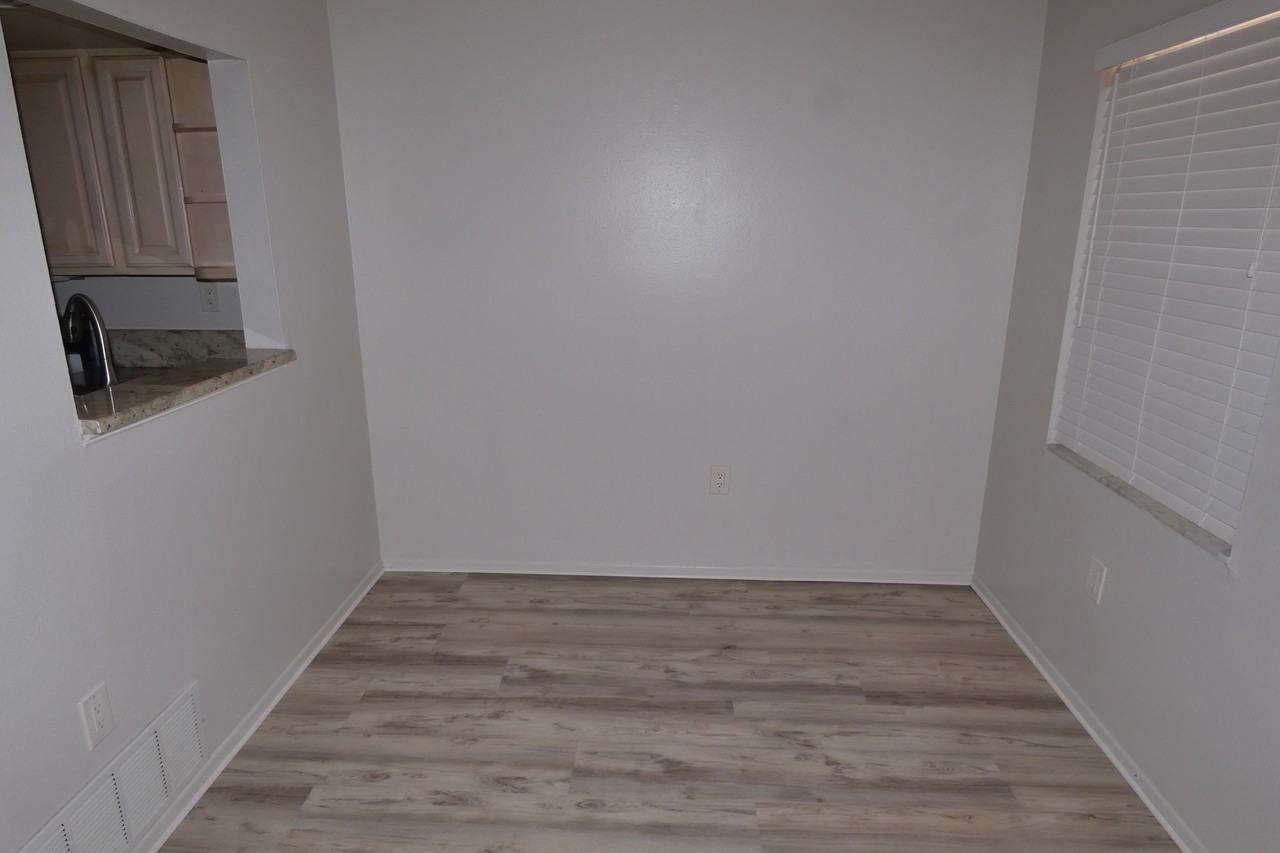 121 3rd Avenue North #307 - Photo 4 of 9