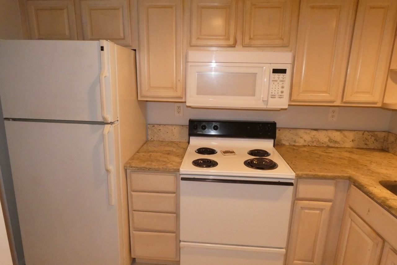 121 3rd Avenue North #307 - Photo 6 of 9