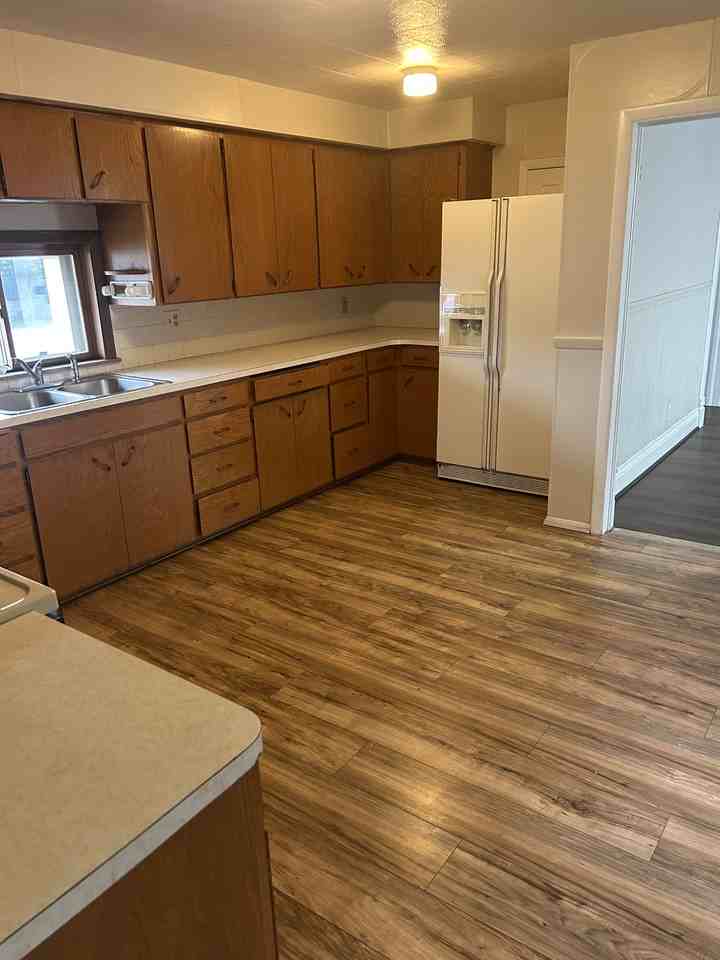 112 W State St - Photo 3 of 5