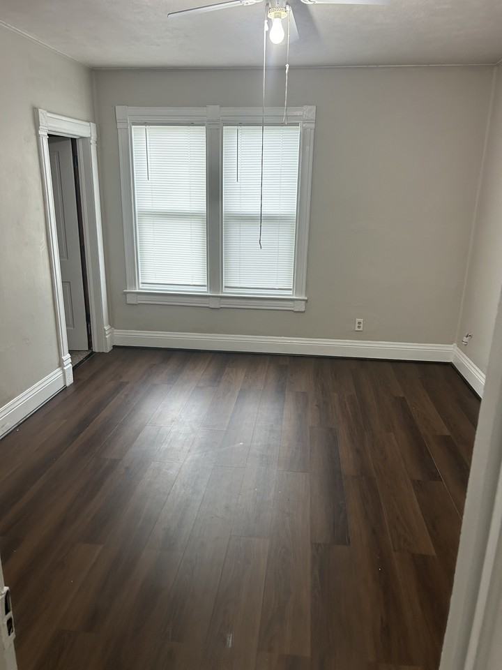 112 W State St - Photo 4 of 5