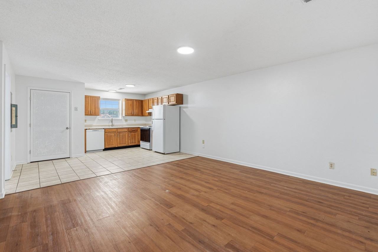 111 Commercial St #105 - Photo 4 of 27