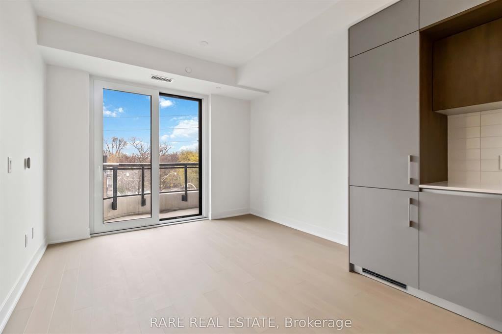322 Dupont Street #305 - Photo 6 of 17