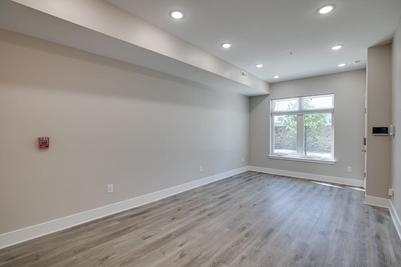 2019 N College Ave - Photo 5 of 50