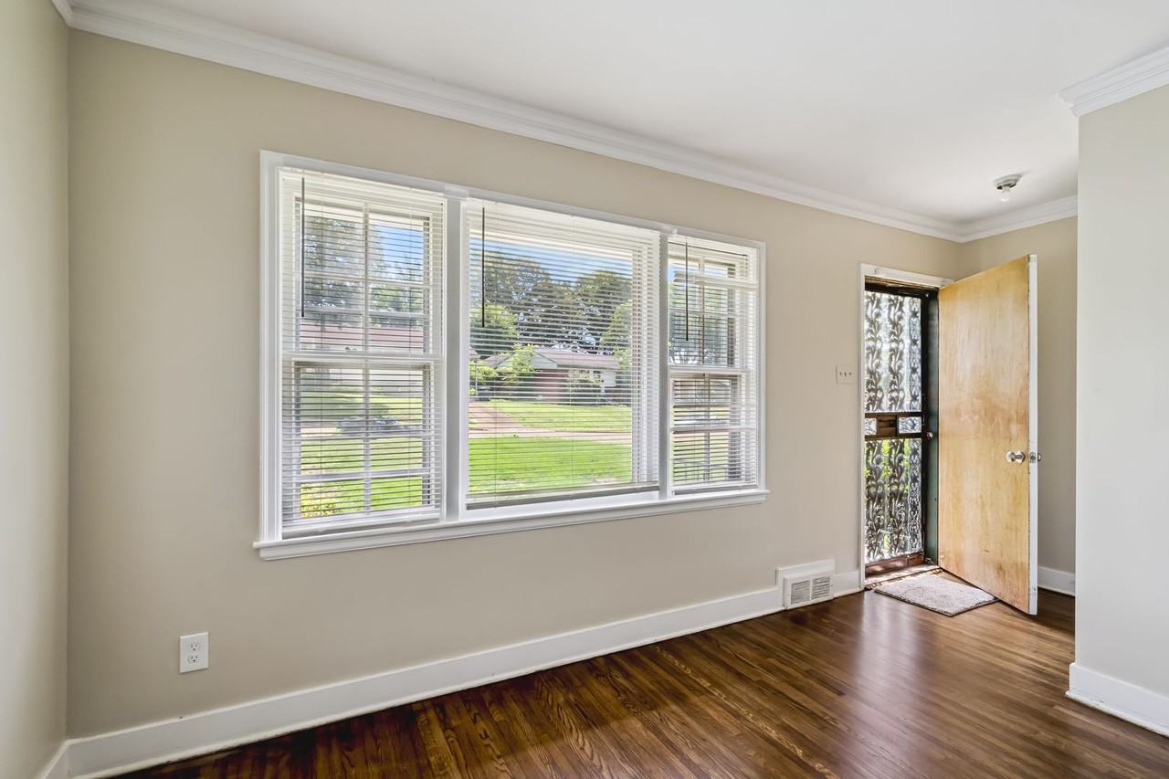 1311 Parkland Rd - Photo 4 of 12