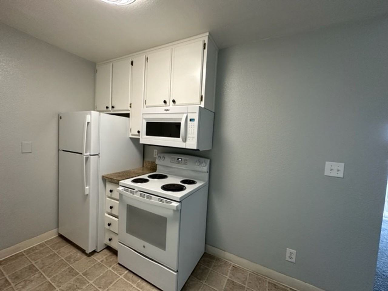 29536 Dixon St #10 - Photo 5 of 15