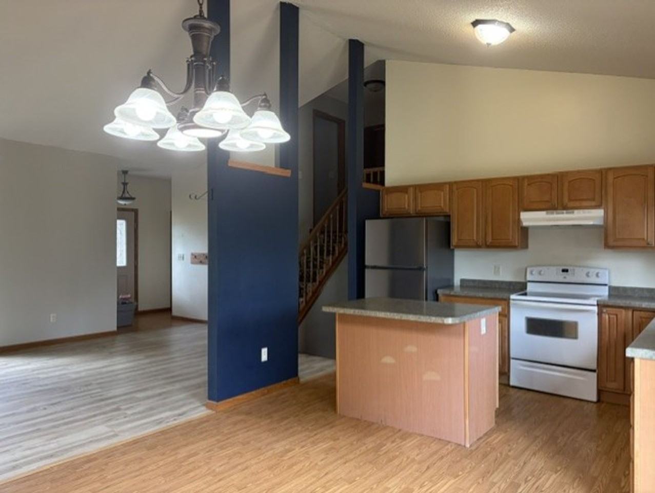 2909 W Frank St - Photo 2 of 12